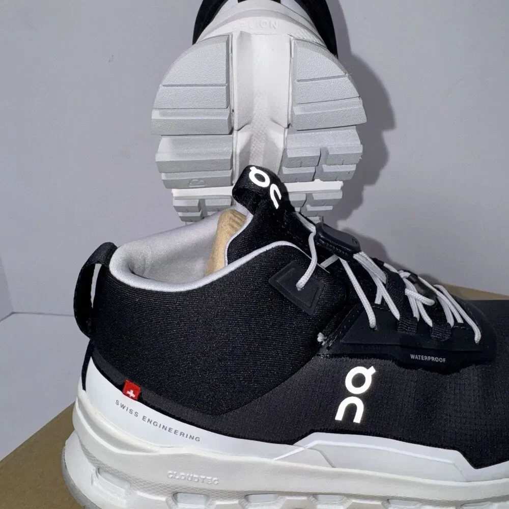 On Cloudhero Mid Waterproof Unisex Kids Sneakers Black/White US 3.5 EU 35.5 NIB